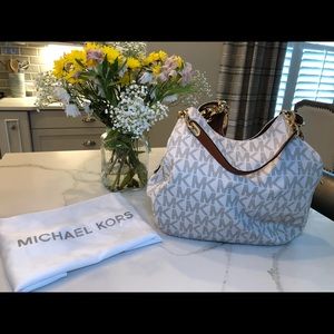 Michael Kors Fulton Vanilla Shoulder Bag